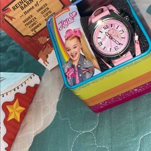 girls watch .